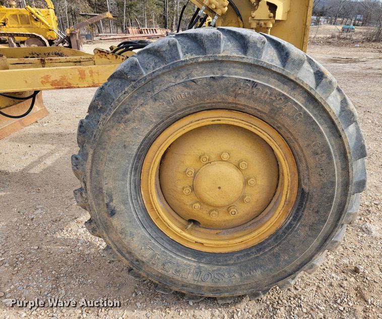 image for item JE9964 1979 Caterpillar 130G  motor grader