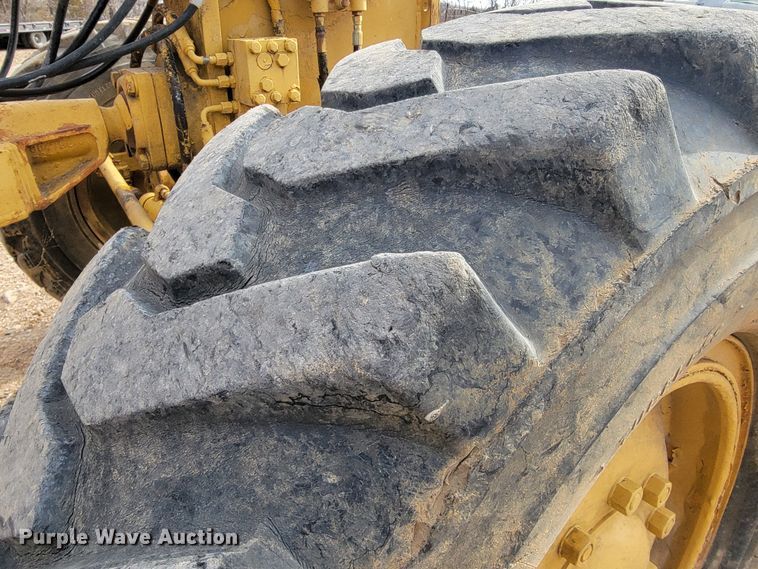 image for item JE9964 1979 Caterpillar 130G  motor grader