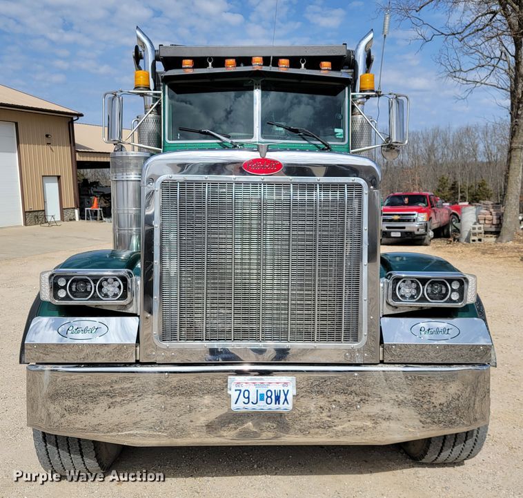 image for item JE9966 1995 Peterbilt 357  dump truck