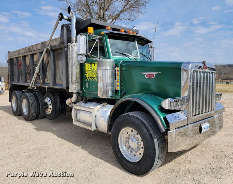 image for item JE9966 1995 Peterbilt 357  dump truck