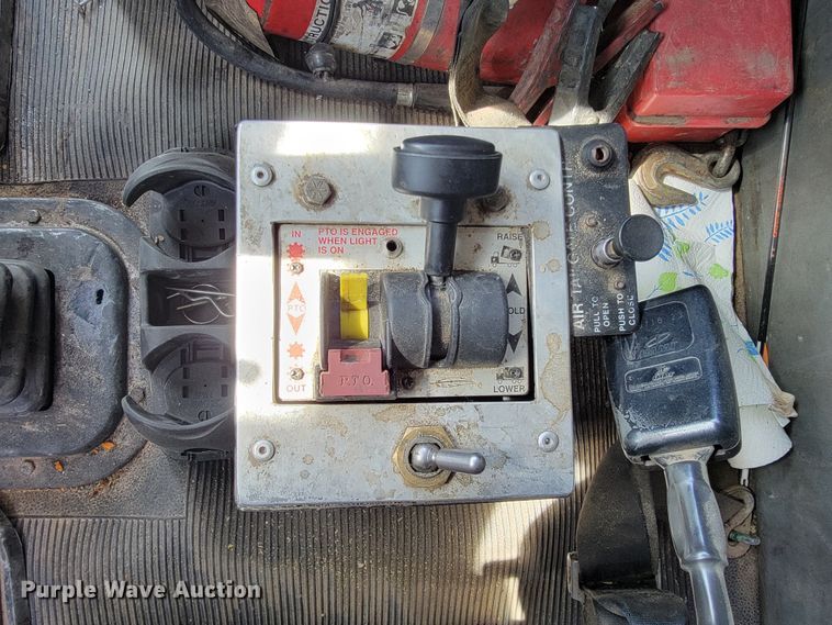 image for item JE9966 1995 Peterbilt 357  dump truck