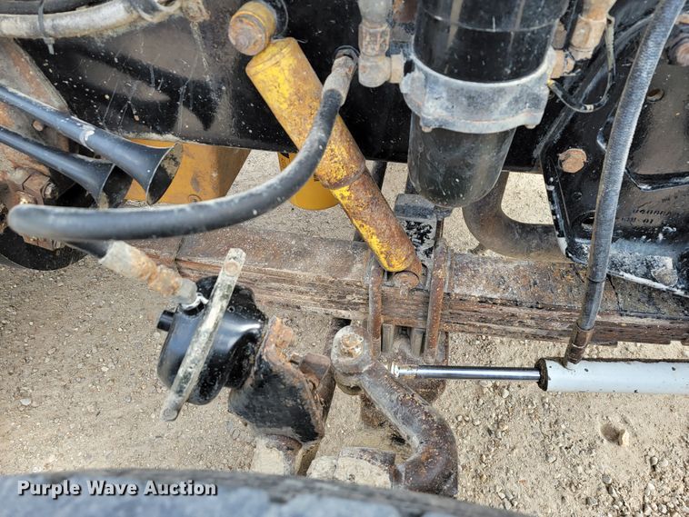 image for item JE9966 1995 Peterbilt 357  dump truck