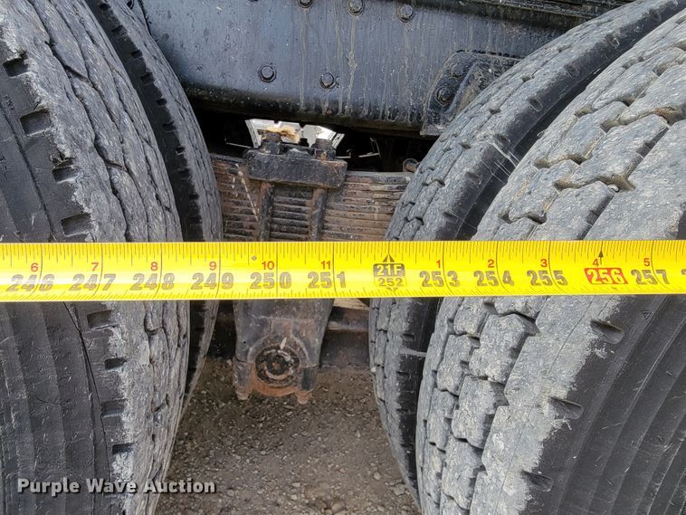 image for item JE9966 1995 Peterbilt 357  dump truck