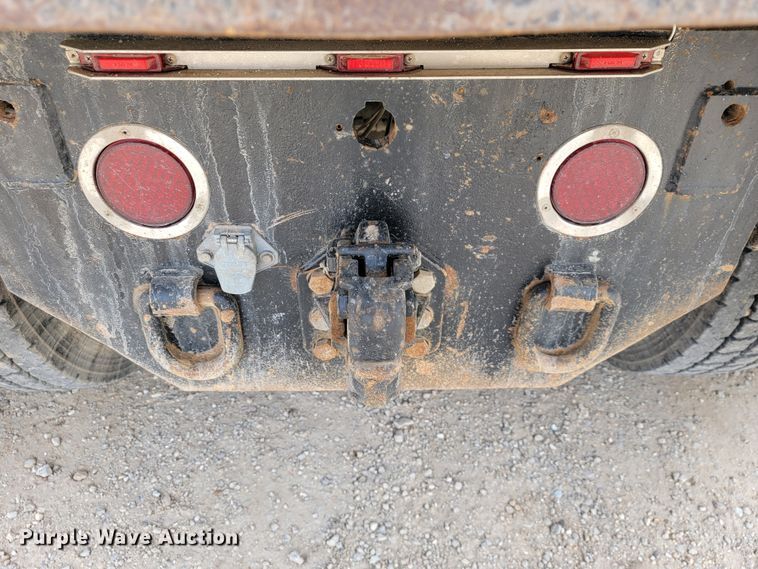 image for item JE9966 1995 Peterbilt 357  dump truck