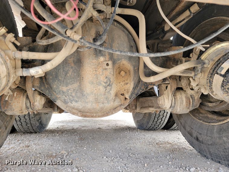 image for item JE9966 1995 Peterbilt 357  dump truck