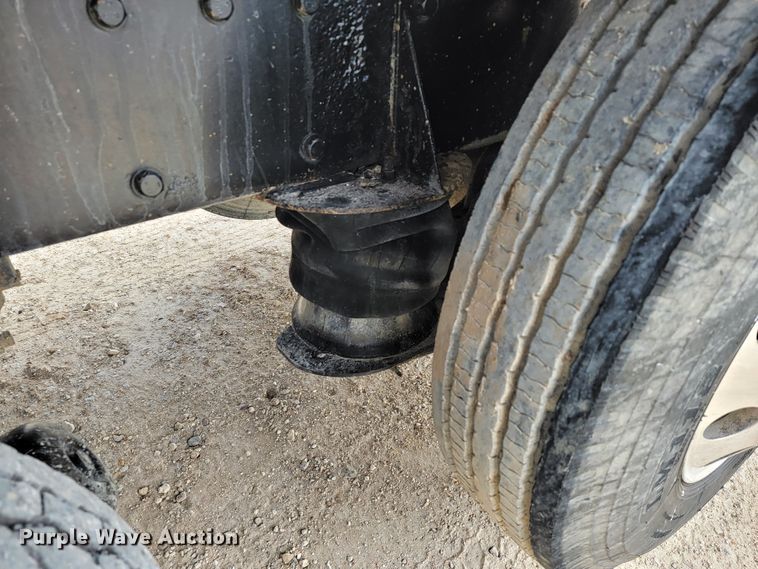 image for item JE9966 1995 Peterbilt 357  dump truck