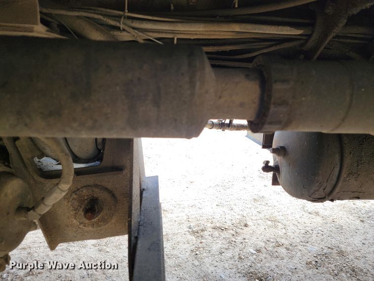 image for item JE9966 1995 Peterbilt 357  dump truck