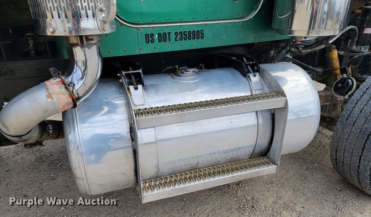 image for item JE9966 1995 Peterbilt 357  dump truck