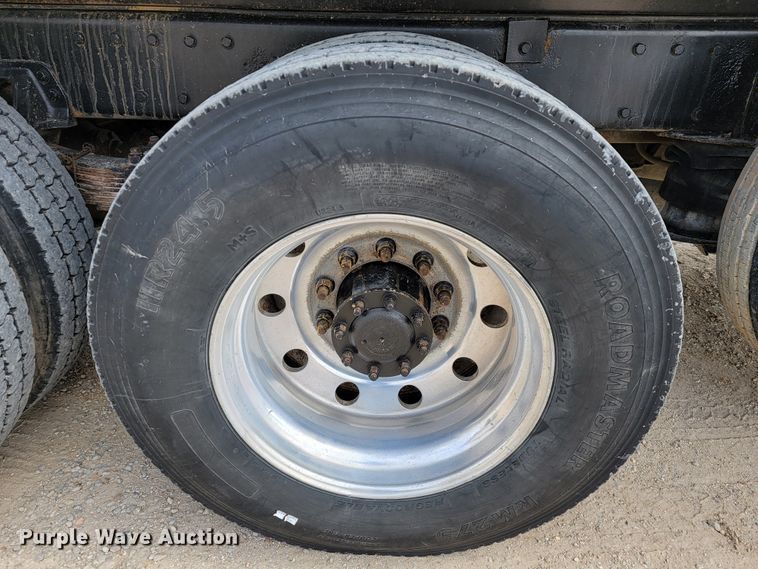 image for item JE9966 1995 Peterbilt 357  dump truck