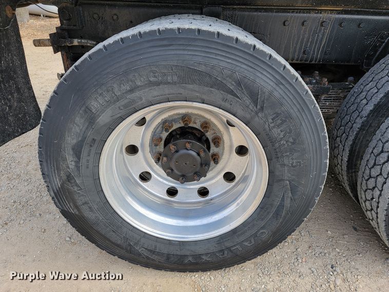 image for item JE9966 1995 Peterbilt 357  dump truck