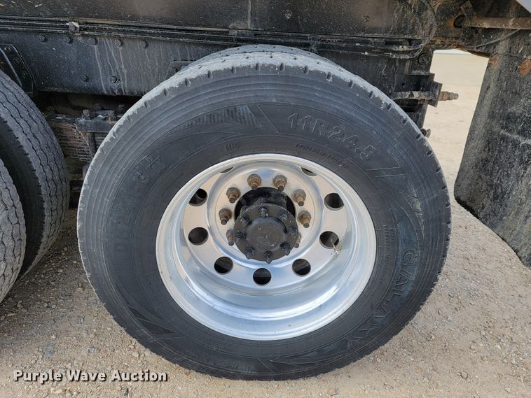 image for item JE9966 1995 Peterbilt 357  dump truck