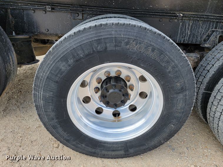 image for item JE9966 1995 Peterbilt 357  dump truck