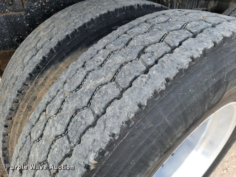 image for item JE9966 1995 Peterbilt 357  dump truck