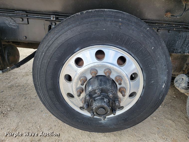 image for item JE9966 1995 Peterbilt 357  dump truck