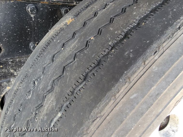 image for item JE9966 1995 Peterbilt 357  dump truck