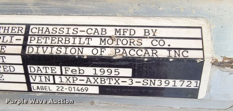 image for item JE9966 1995 Peterbilt 357  dump truck