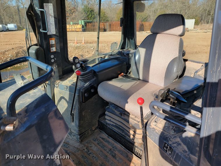 image for item JE9977 2013 John Deere 650K  dozer