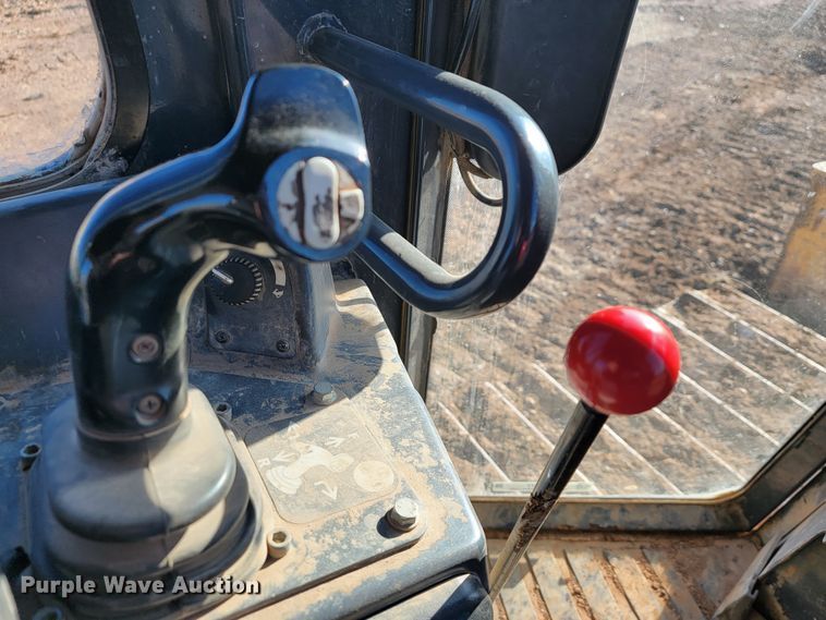 image for item JE9977 2013 John Deere 650K  dozer