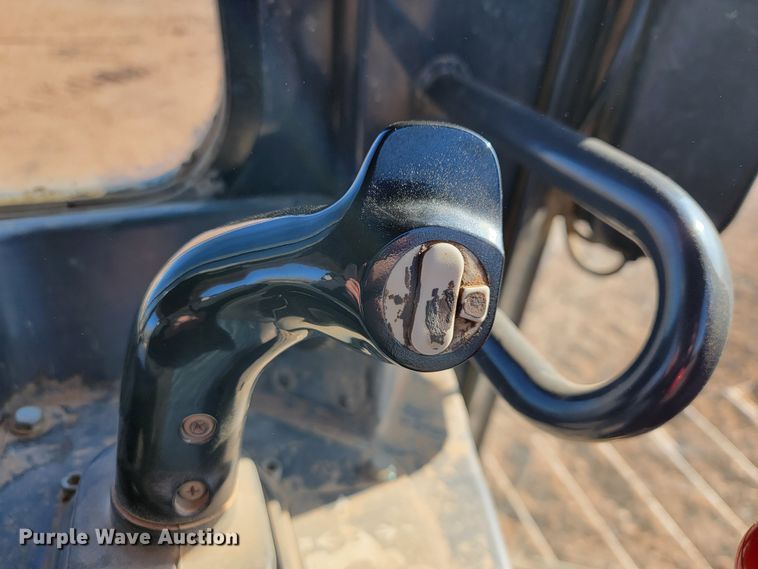 image for item JE9977 2013 John Deere 650K  dozer