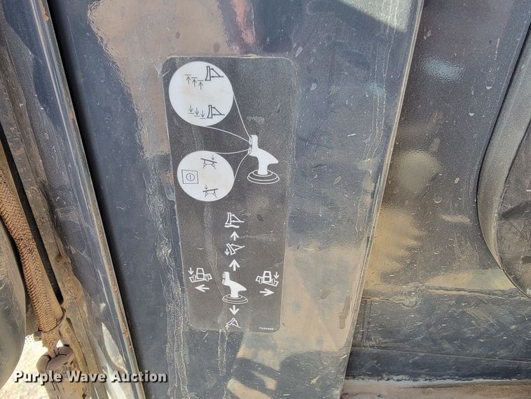 image for item JE9977 2013 John Deere 650K  dozer