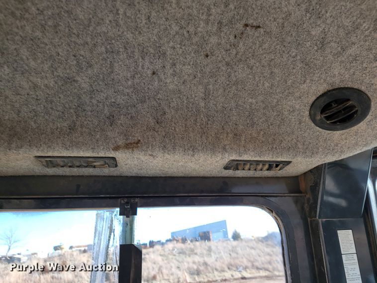 image for item JE9977 2013 John Deere 650K  dozer