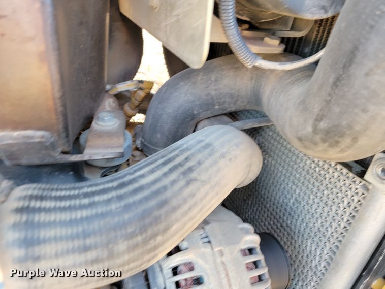 image for item JE9977 2013 John Deere 650K  dozer