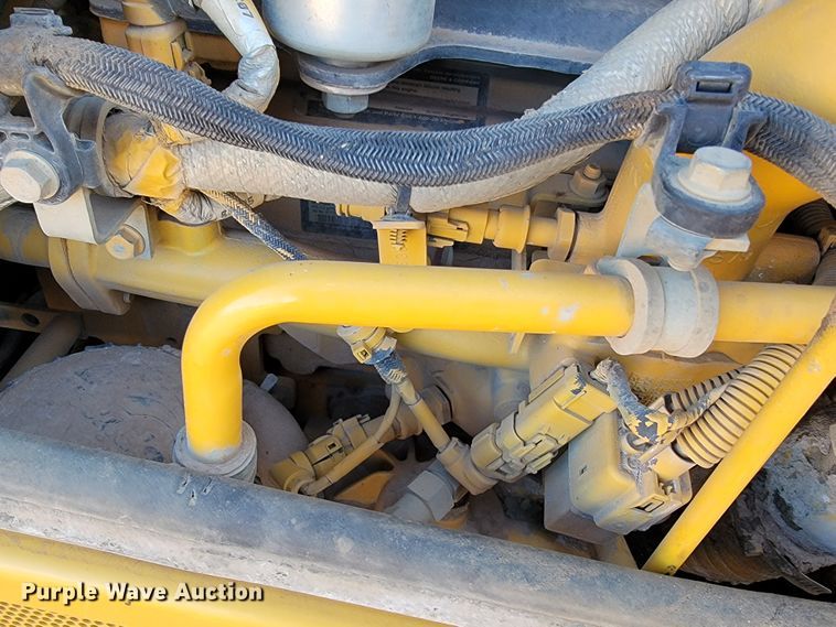 image for item JE9977 2013 John Deere 650K  dozer