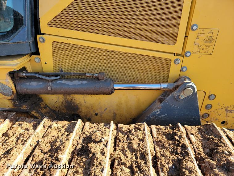 image for item JE9977 2013 John Deere 650K  dozer