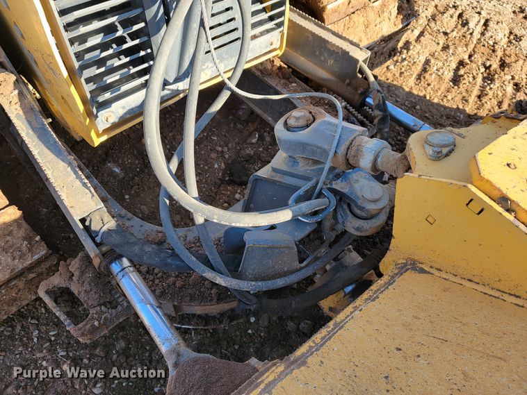 image for item JE9977 2013 John Deere 650K  dozer