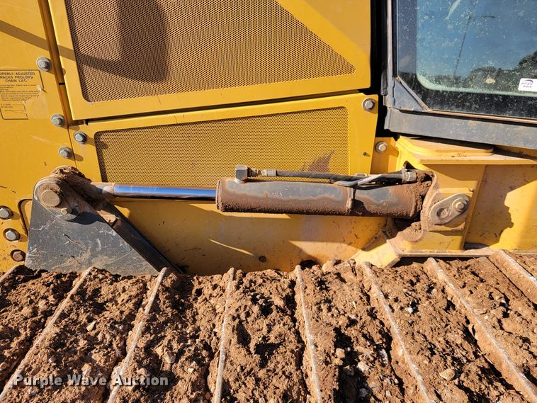 image for item JE9977 2013 John Deere 650K  dozer