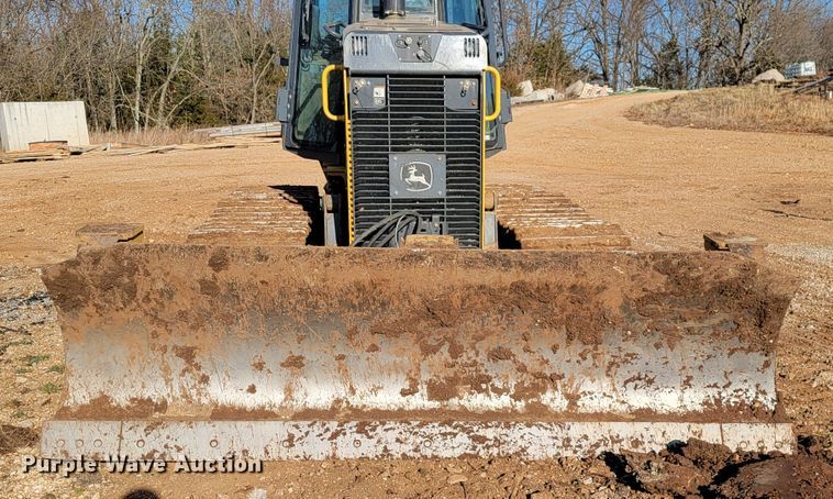 image for item JE9977 2013 John Deere 650K  dozer