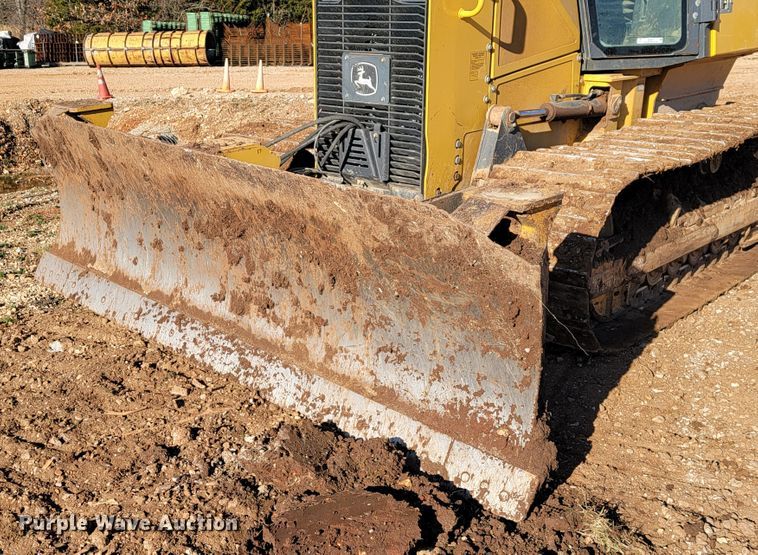 image for item JE9977 2013 John Deere 650K  dozer