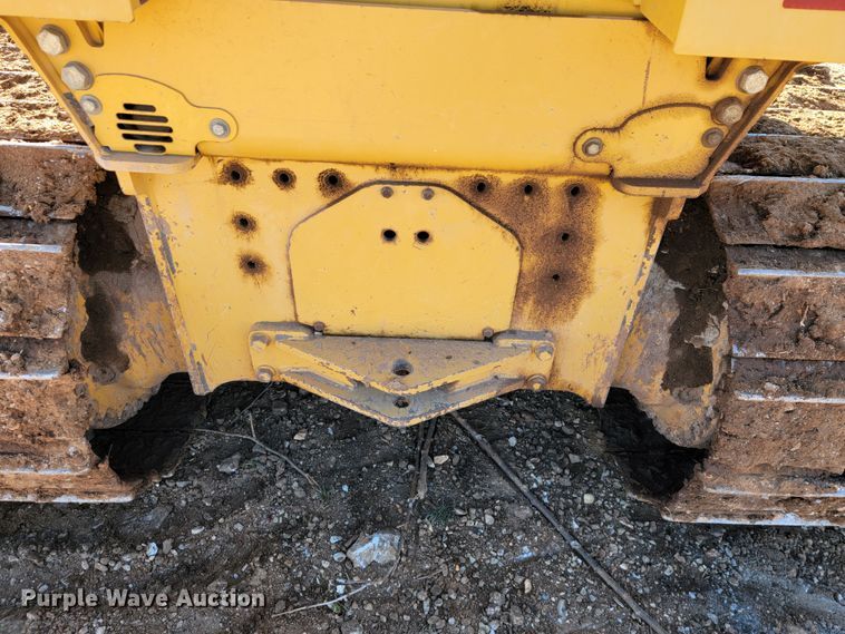 image for item JE9977 2013 John Deere 650K  dozer