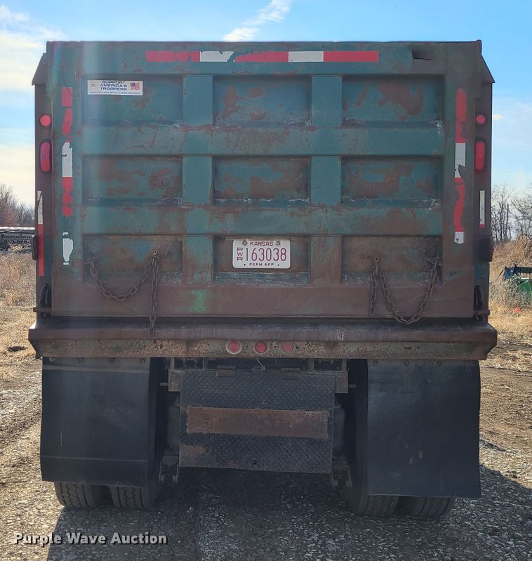 image for item JG9263 1999 Mack CH613  dump truck