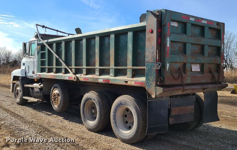 image for item JG9263 1999 Mack CH613  dump truck