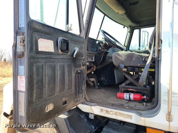 image for item JG9263 1999 Mack CH613  dump truck