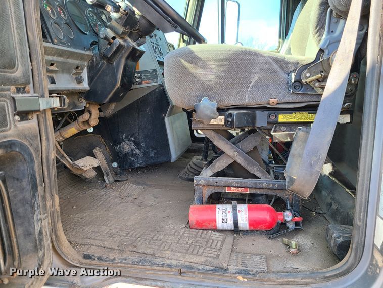 image for item JG9263 1999 Mack CH613  dump truck