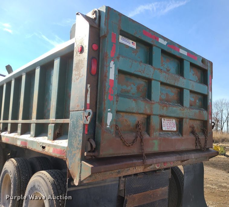image for item JG9263 1999 Mack CH613  dump truck