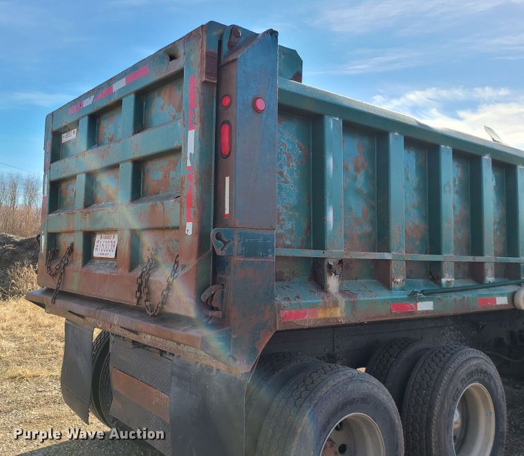 image for item JG9263 1999 Mack CH613  dump truck
