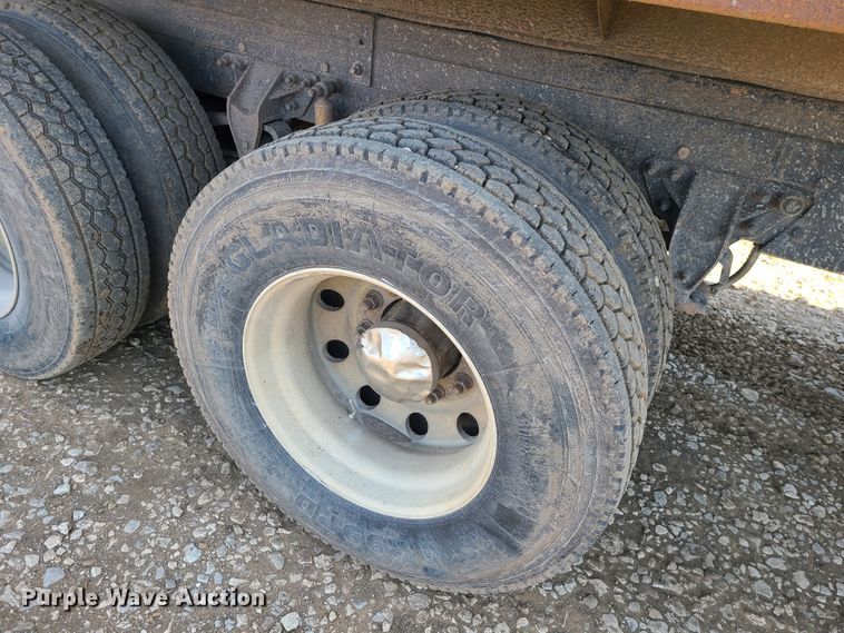 image for item JG9263 1999 Mack CH613  dump truck