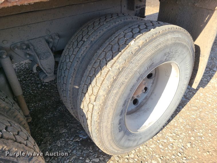 image for item JG9263 1999 Mack CH613  dump truck