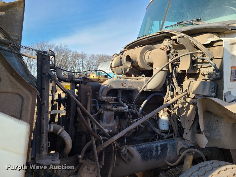 image for item JG9263 1999 Mack CH613  dump truck