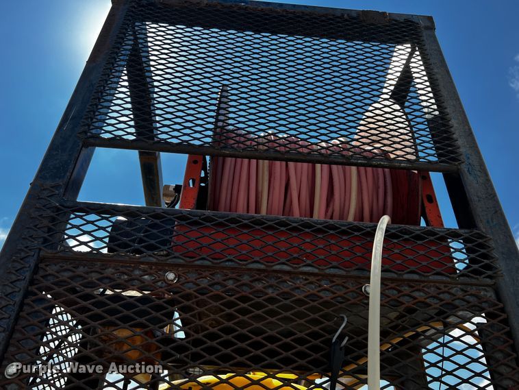 image for item JH9274 Caterpillar  skidder