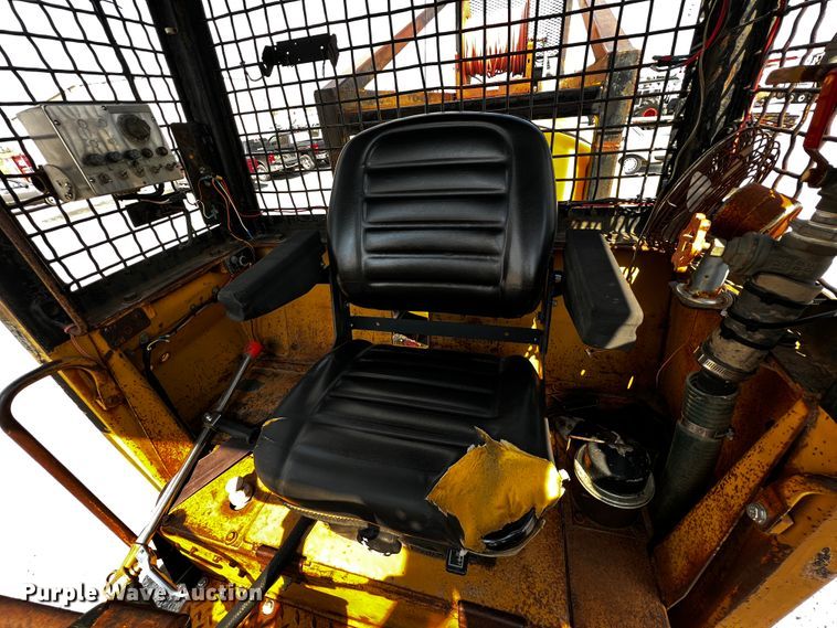 image for item JH9274 Caterpillar  skidder