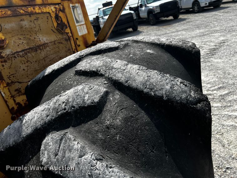 image for item JH9274 Caterpillar  skidder