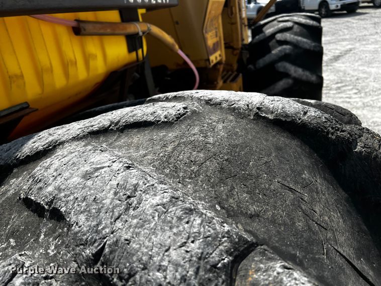 image for item JH9274 Caterpillar  skidder