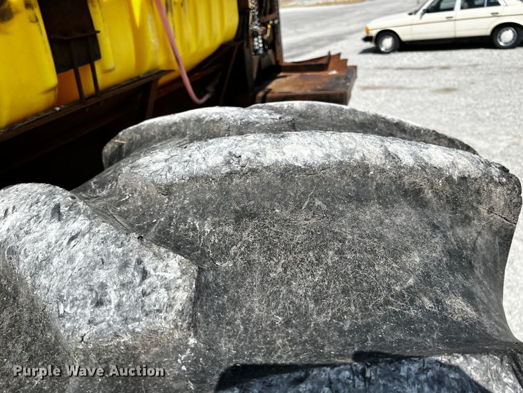 image for item JH9274 Caterpillar  skidder