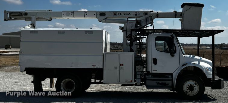 image for item JH9275 2011 Freightliner Business Class M2  forestry bucket truck