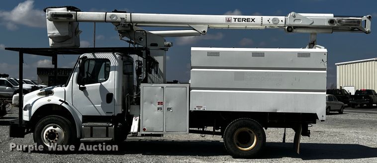 image for item JH9275 2011 Freightliner Business Class M2  forestry bucket truck