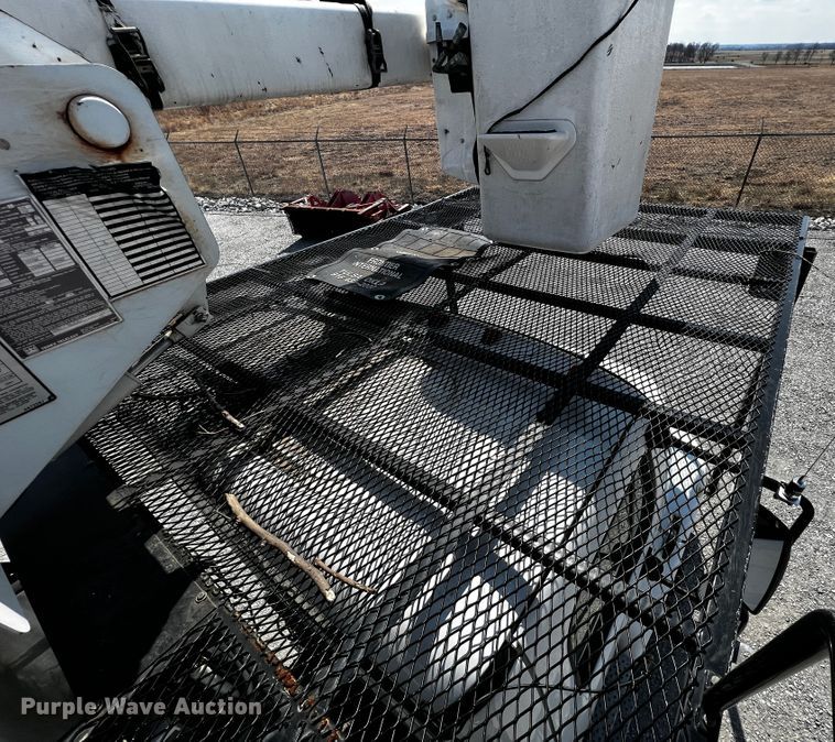 image for item JH9275 2011 Freightliner Business Class M2  forestry bucket truck